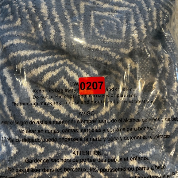 White House Black Market "Jacquard Belted Ruana" Poncho Sweater Blue White OS - Picture 16 of 16